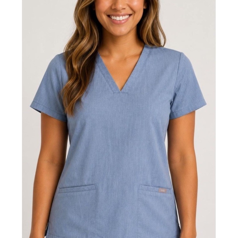 Figs Women's Blue Casma Three Pocket Scrub Top Size Medium FW1100